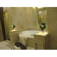 Стены из мрамора для ванной комнаты
